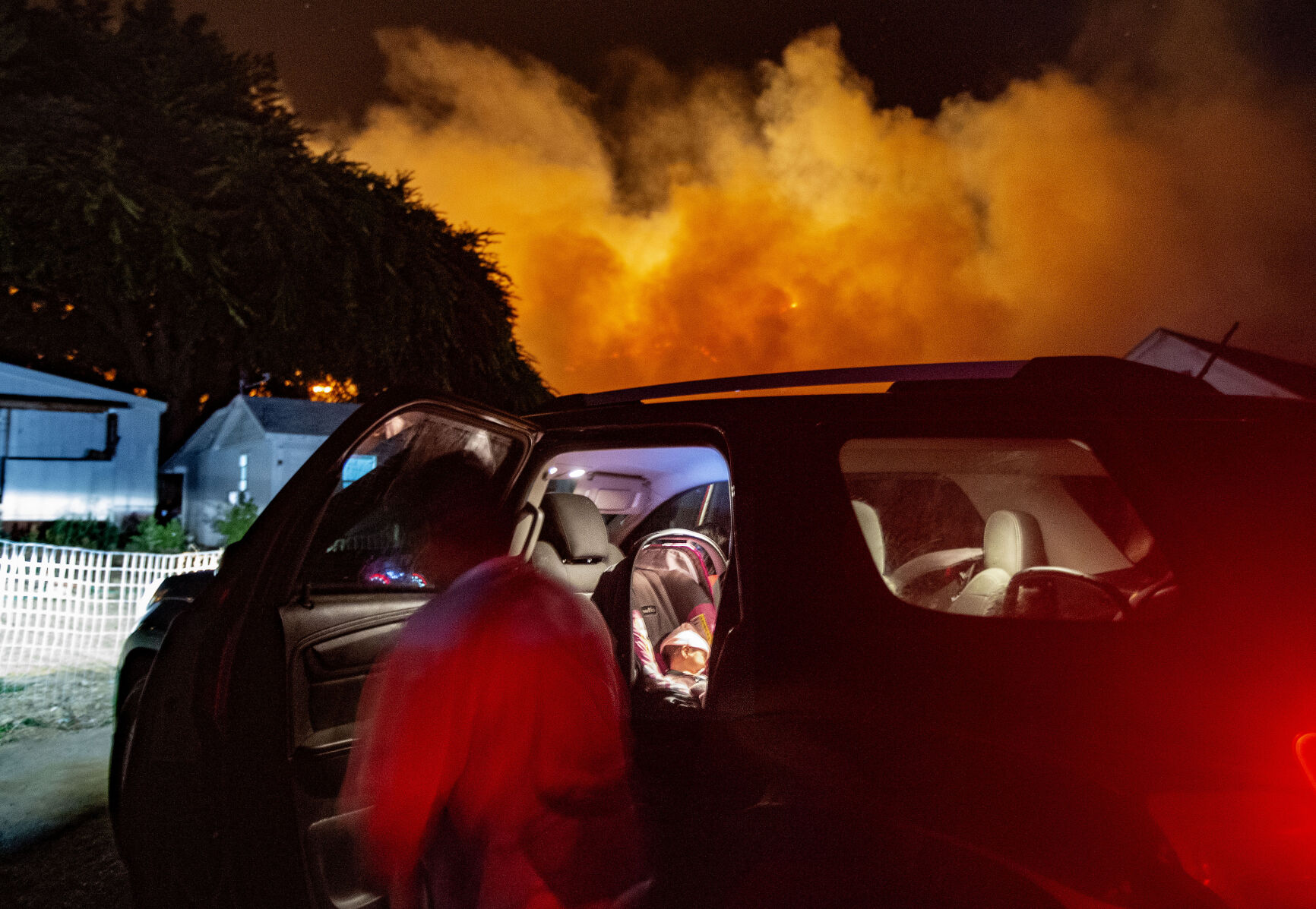 210715-newslocal-RedAppleFire1.jpg
